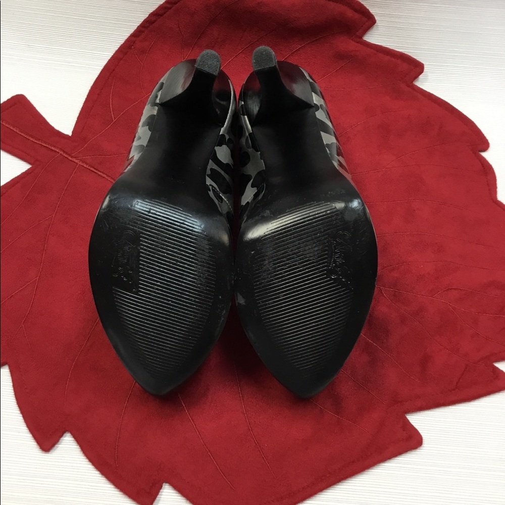 Striking Platforms with Design by Carlos Santana - Picture 8 of 8